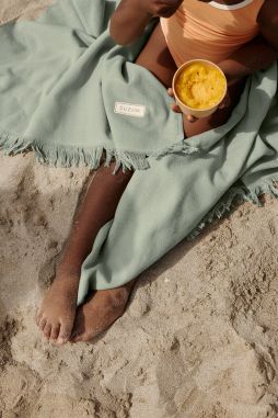 petite fouta de plage pour enfant - unie et à personnaliser