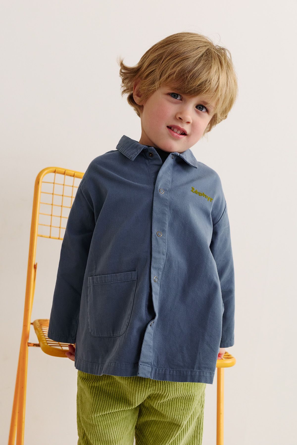 blouse enfant d'écolier en coton personnalisable avec pressions