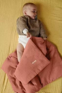couverture matelassée pour bébé unie et personnalisable