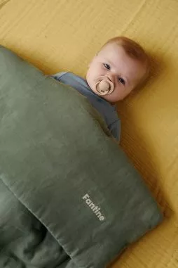 couverture matelassée pour bébé unie et personnalisable