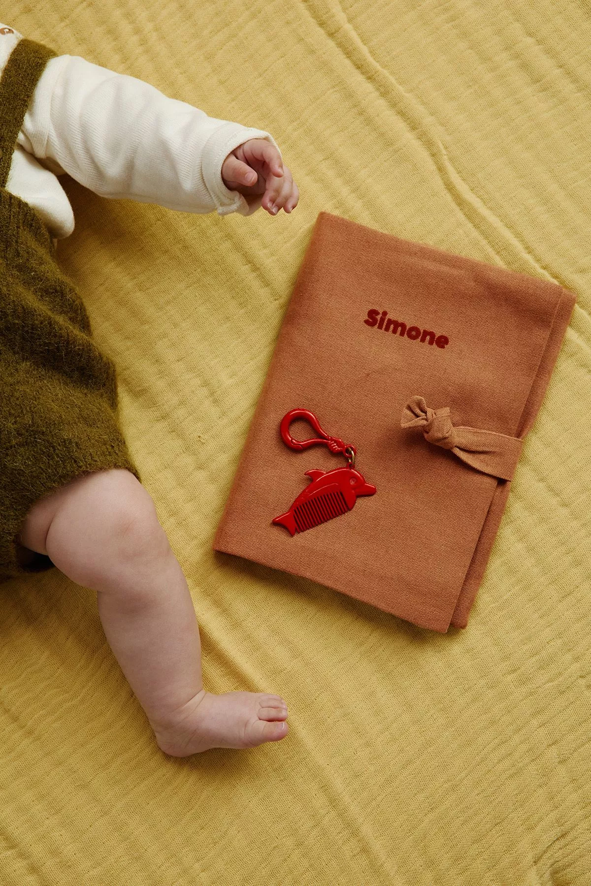 protège carnet de santé en lin personnalisé - idée cadeau de naissance personnalisée