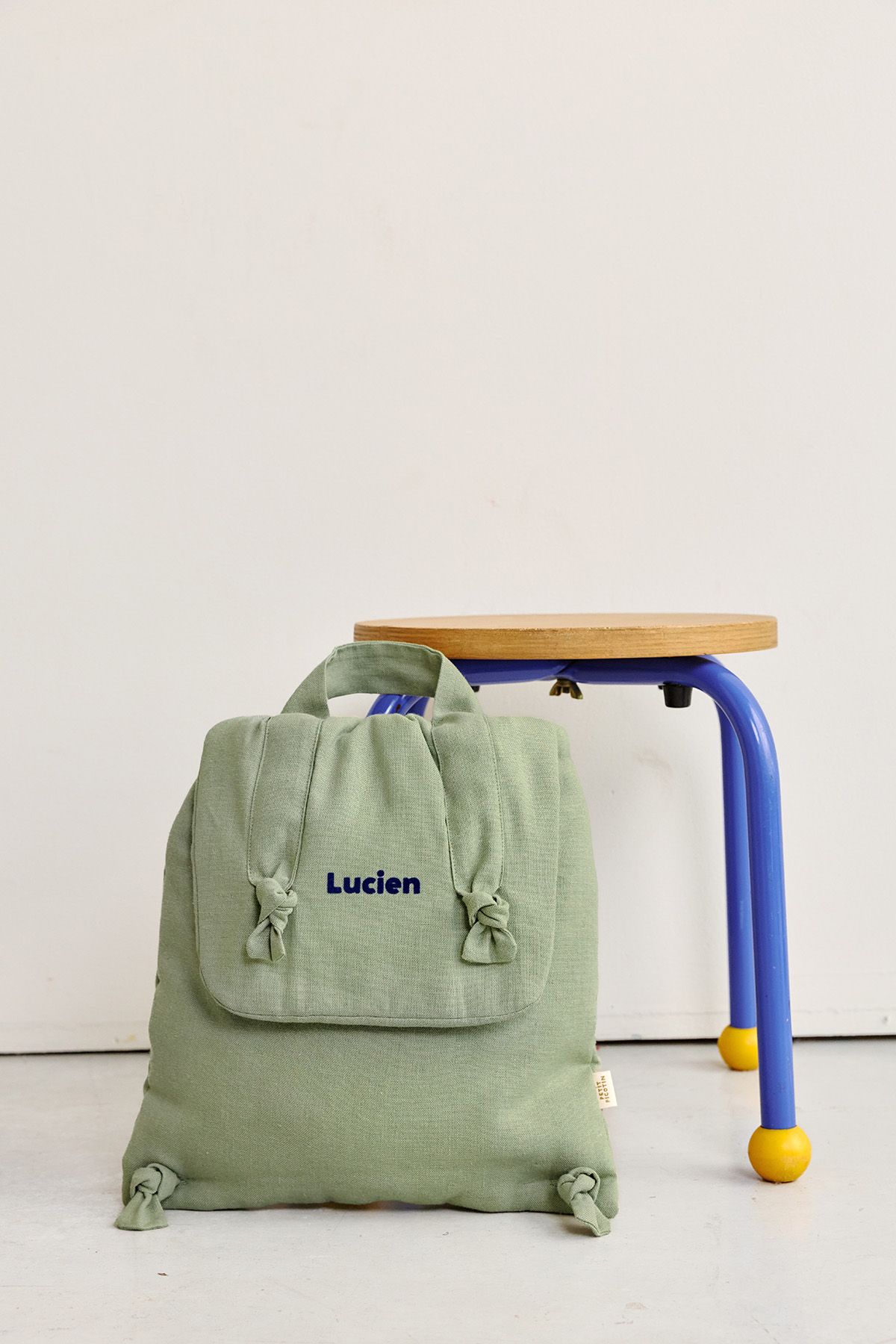sac à dos bébé en lin personnalisable cadeau naissance crèche école maternelle