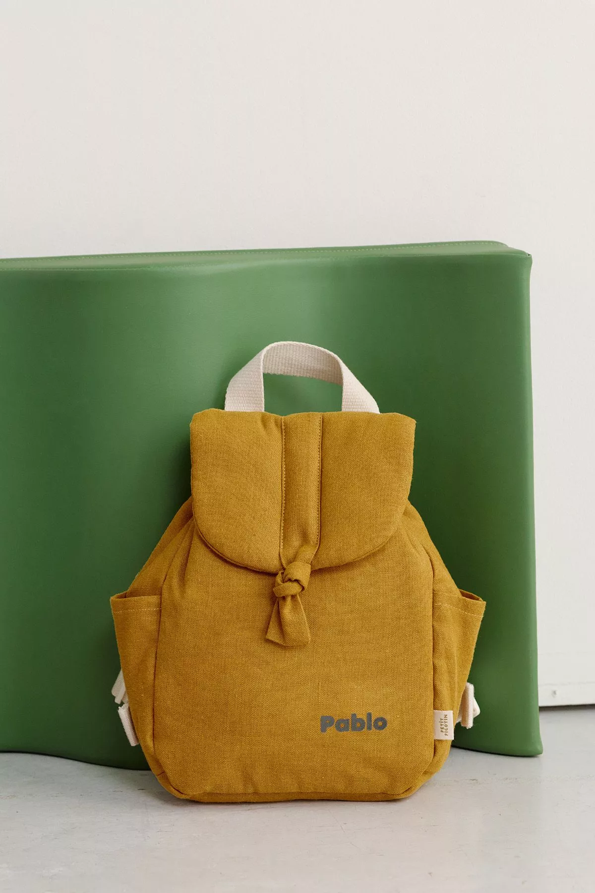 mochila para bebé de lino personalizable con asas ajustables