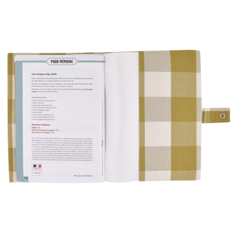 protège carnet de santé à carreaux pour bébé personnalisable