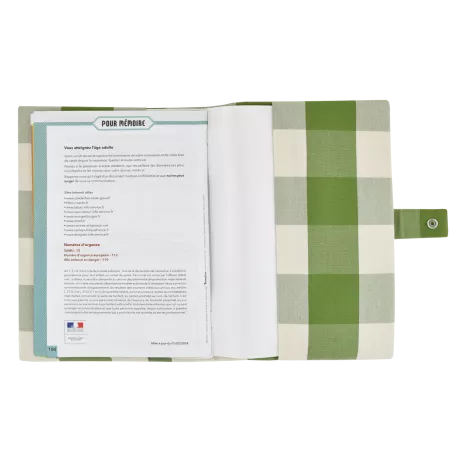 protège carnet de santé à carreaux pour bébé personnalisable