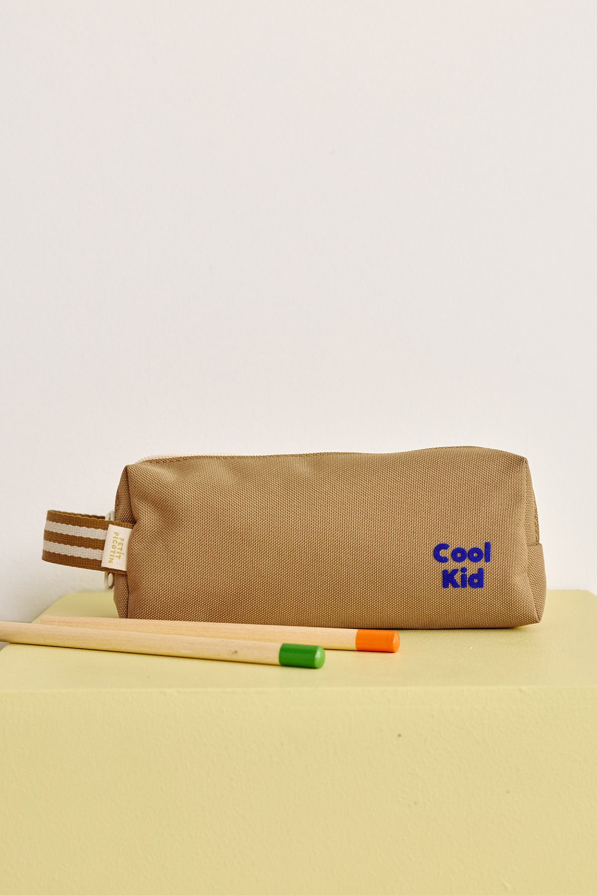 bonito estuche escolar liso y personalizado con cremallera