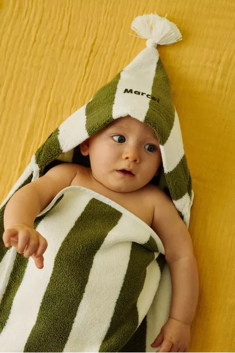 cape de bain bébé éponge à rayures et personnalisable