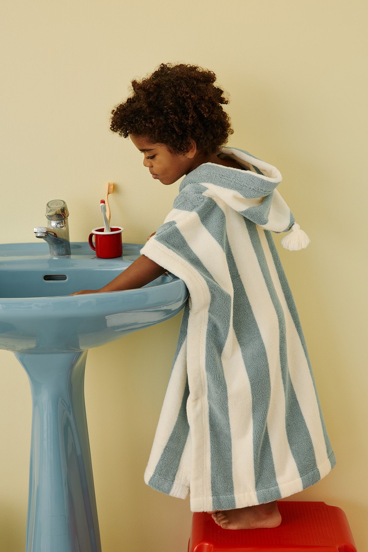 poncho rayé en éponge personnalisable pour enfant