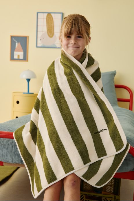 serviette de bain éponge rayures et personnalisable pour enfant