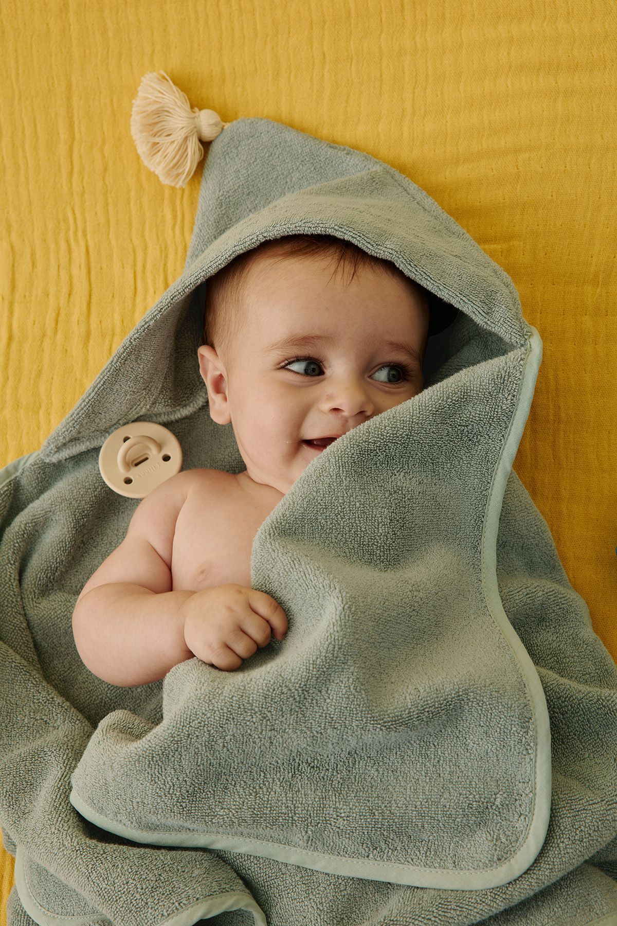 cape de bain bébé personnalisable éponge absorbante et moelleuse