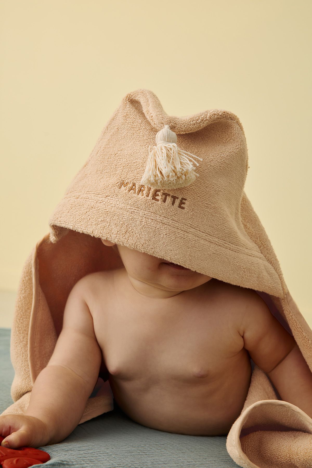 cape de bain bébé personnalisable éponge absorbante et moelleuse