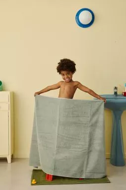 Personalizable terry cloth bath towel for kids