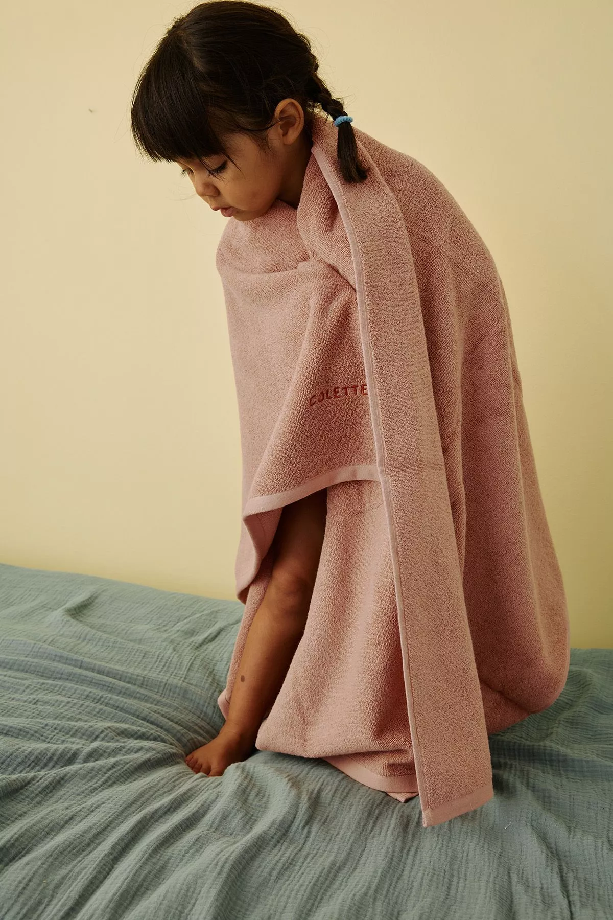Personalizable terry cloth bath towel for kids