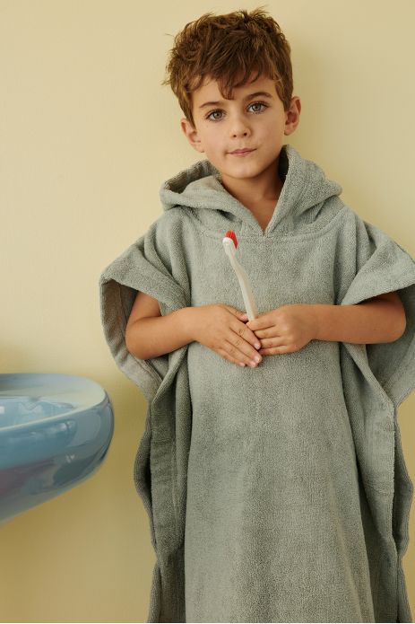 Personalizable kids’ poncho for bath and beach in soft terry cloth