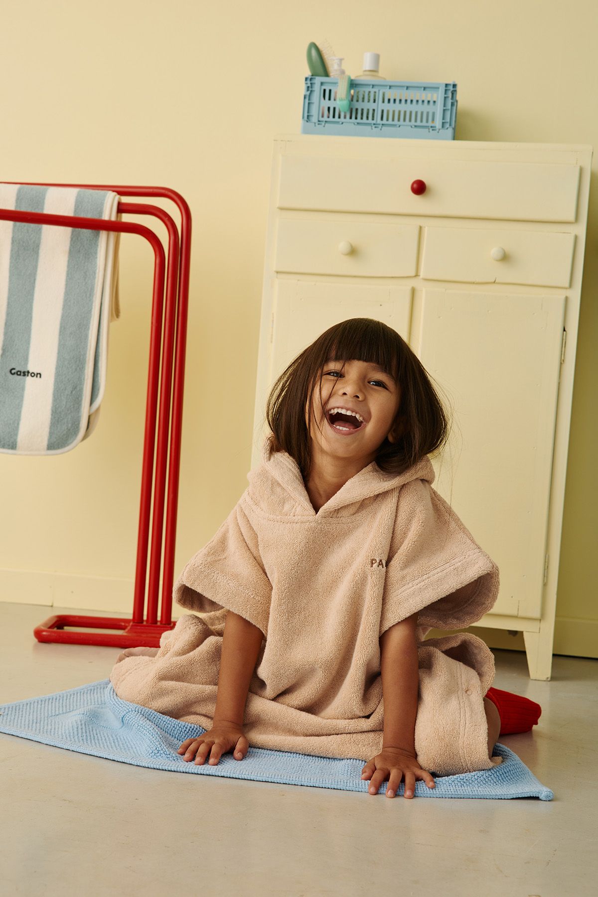 poncho enfant personnalisable pour bain et plage éponge moelleuse