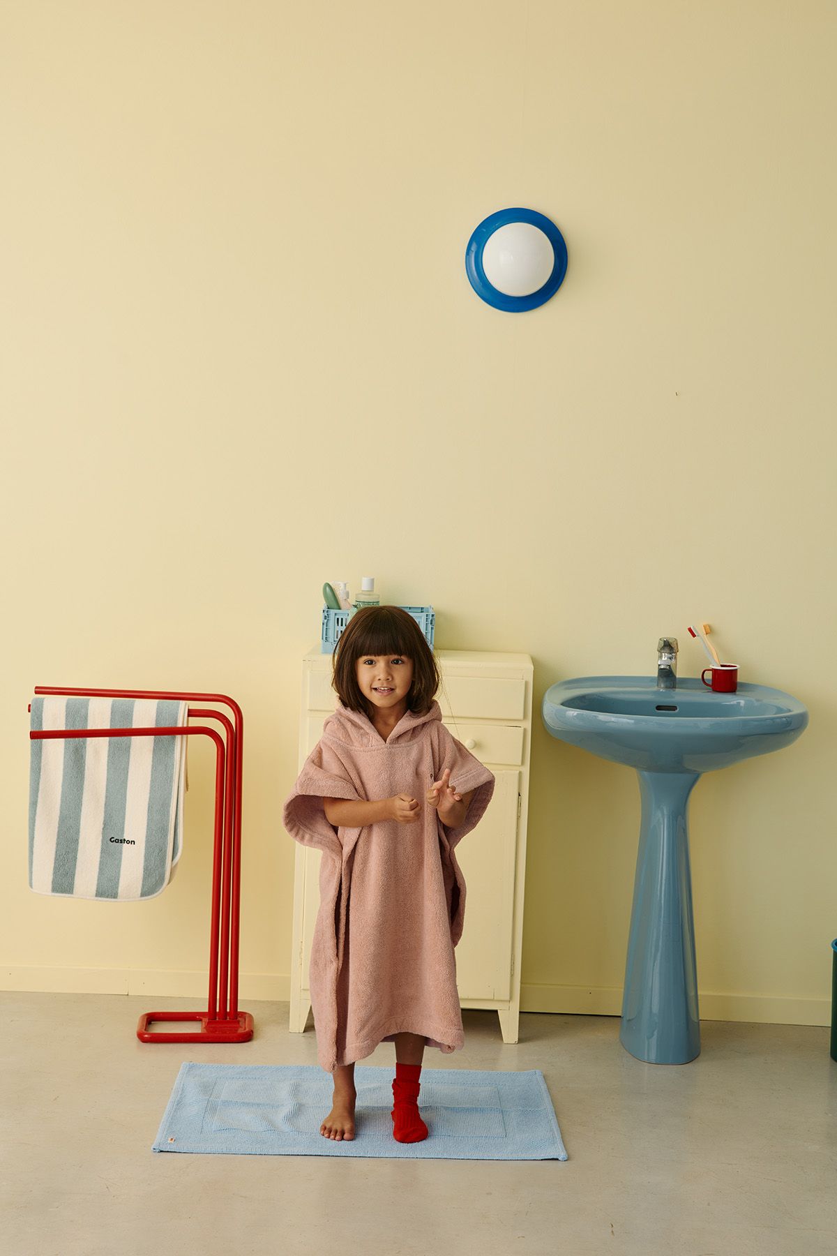 poncho enfant personnalisable pour bain et plage éponge moelleuse