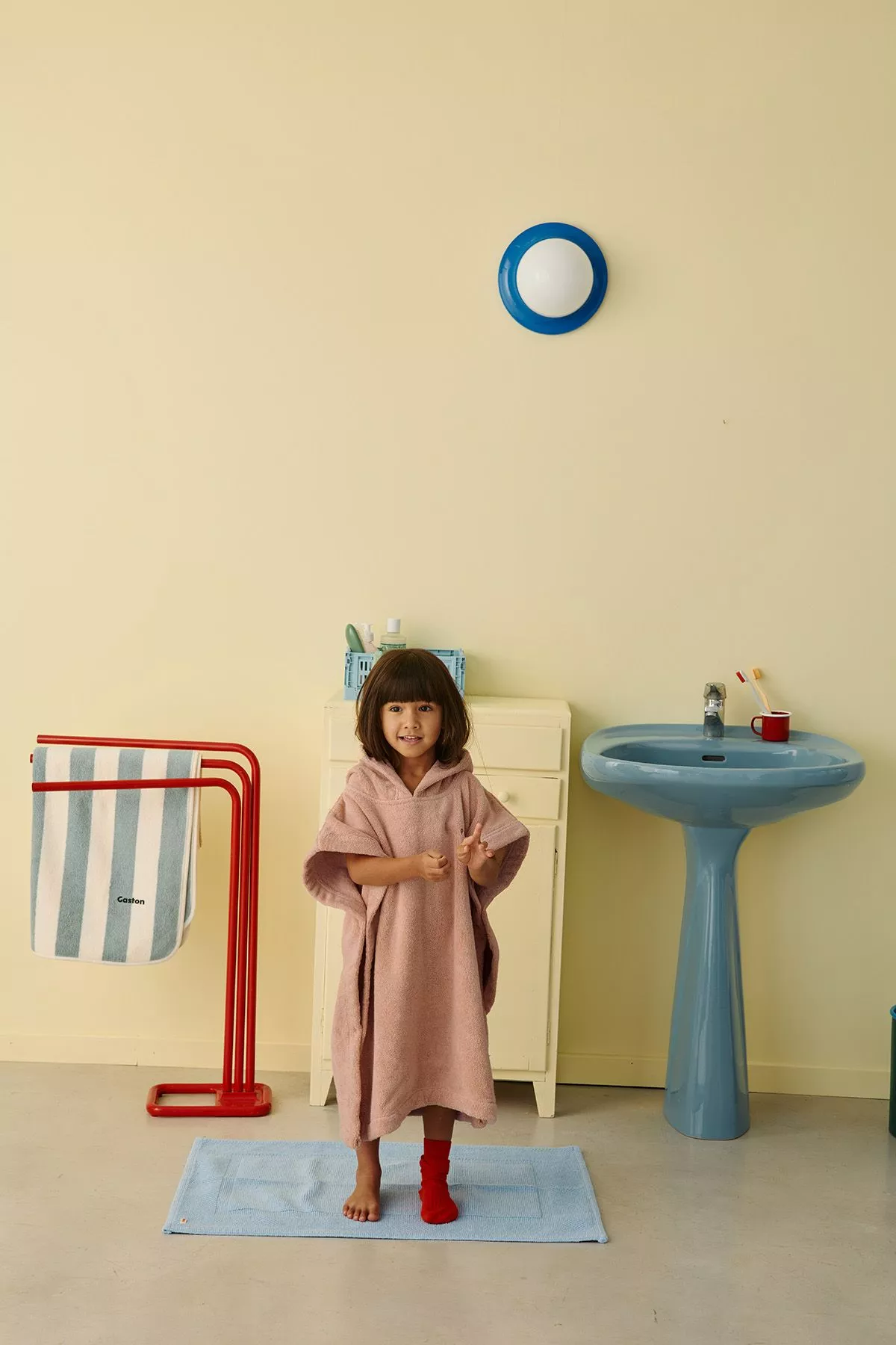 poncho enfant personnalisable pour bain et plage éponge moelleuse