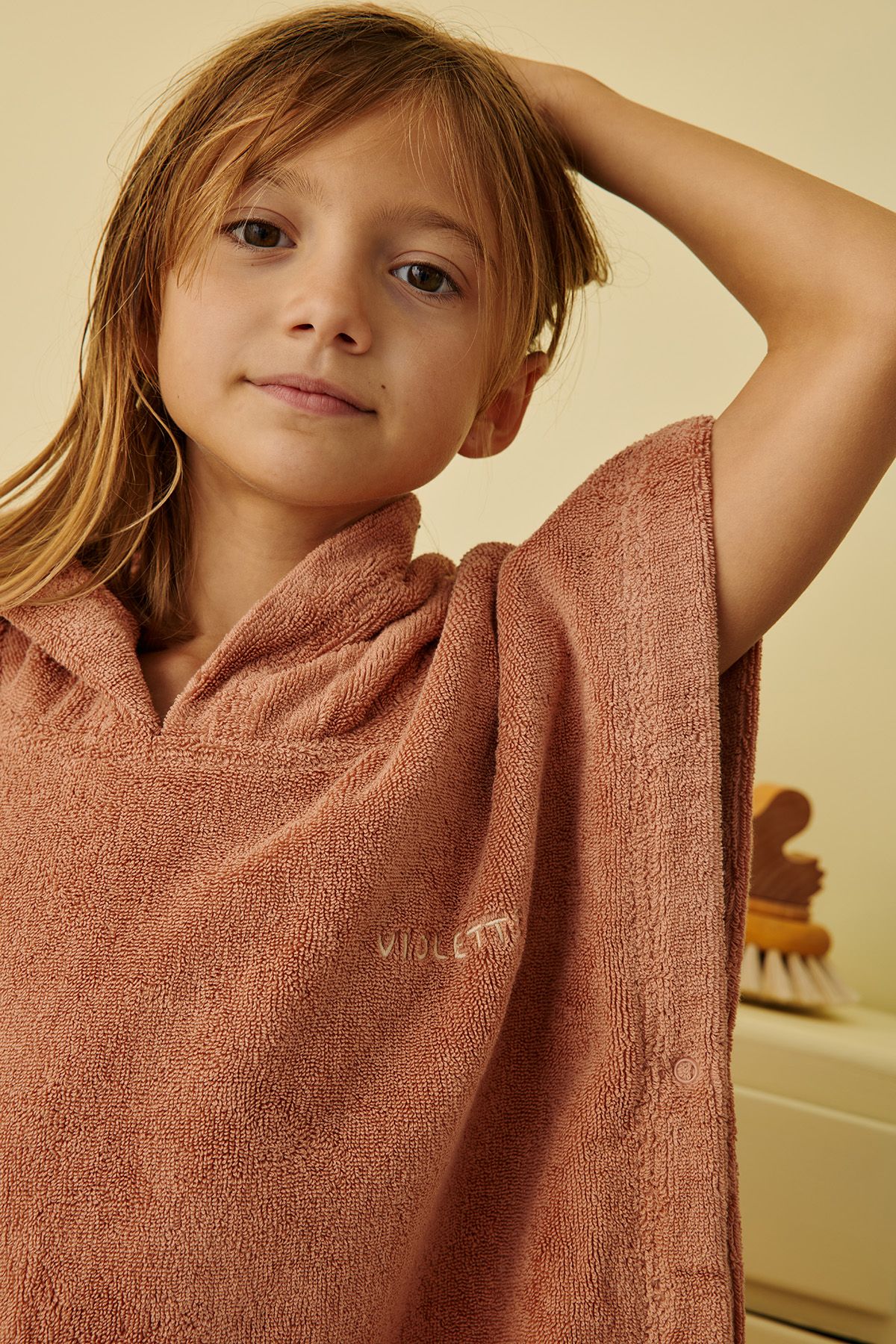 poncho enfant personnalisable pour bain et plage éponge moelleuse