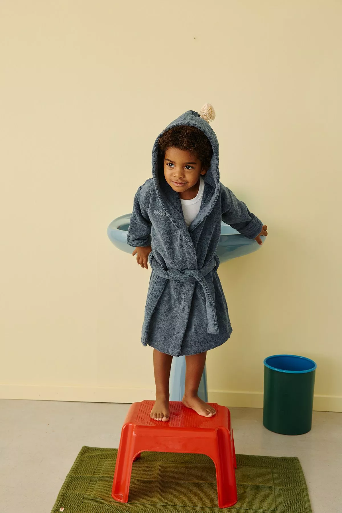 Personalizable kids’ bathrobe in soft terry cloth