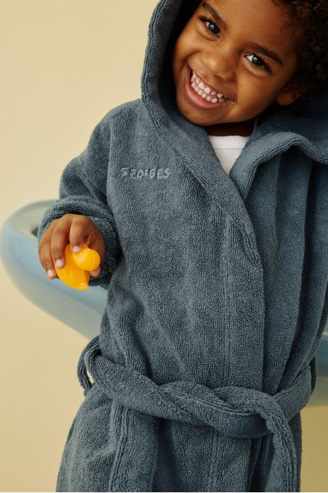 Personalizable kids’ bathrobe in soft terry cloth