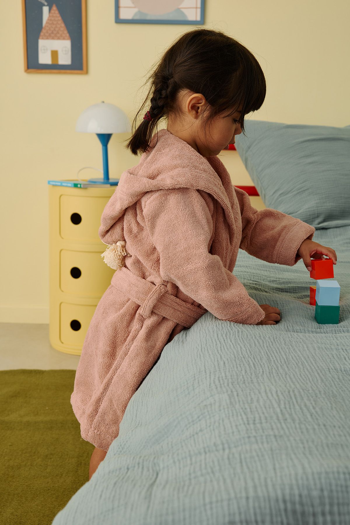 Personalizable kids’ bathrobe in soft terry cloth