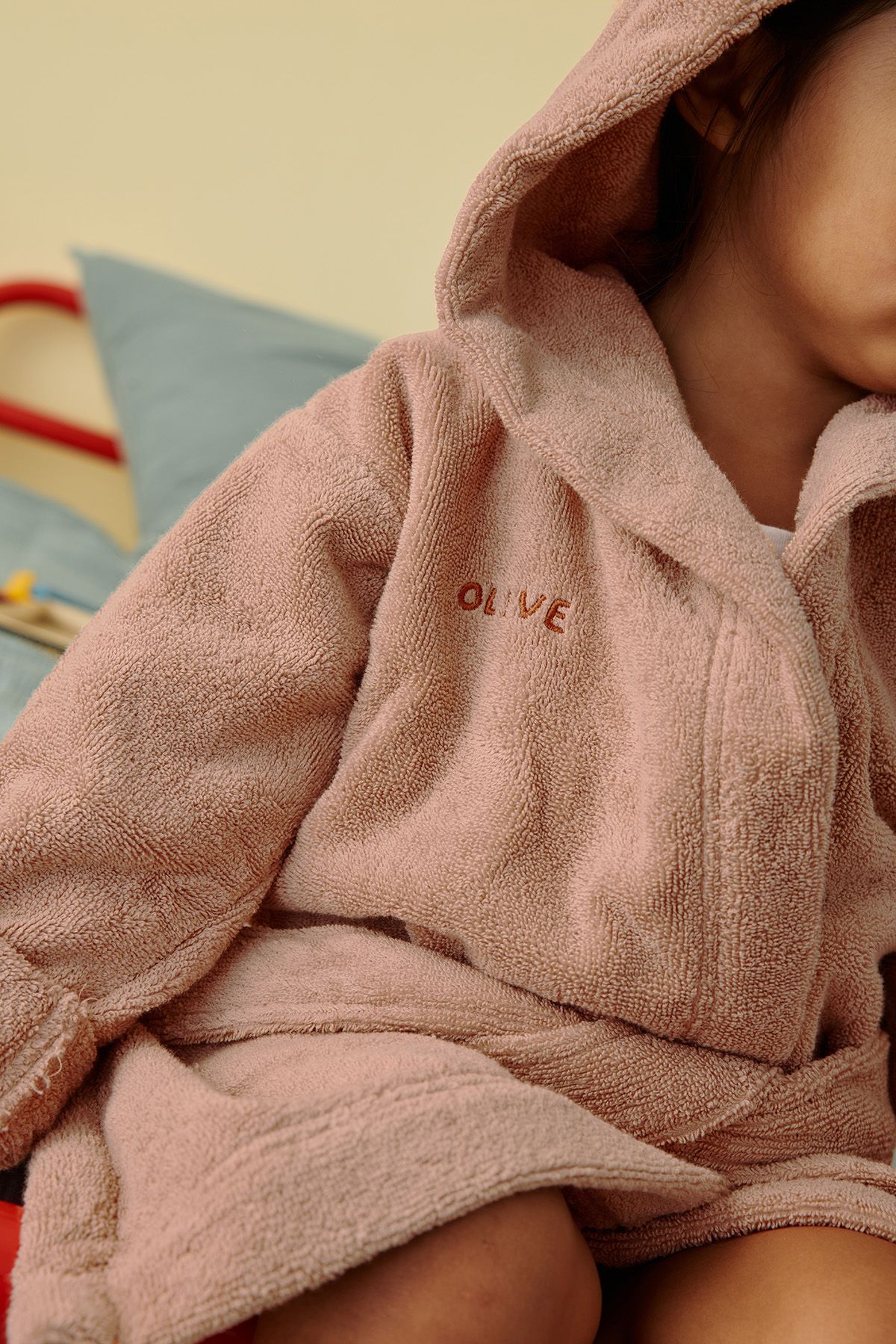 Personalizable kids’ bathrobe in soft terry cloth