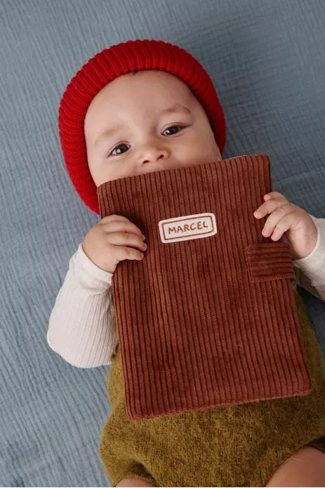 protège carnet de santé personnalisé en velours côtelé pour bébé