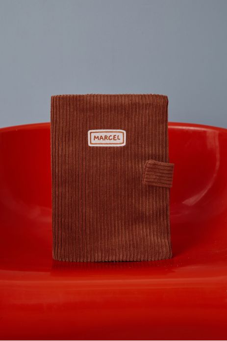 Funda personalizada de pana para la cartilla de salud del bebé