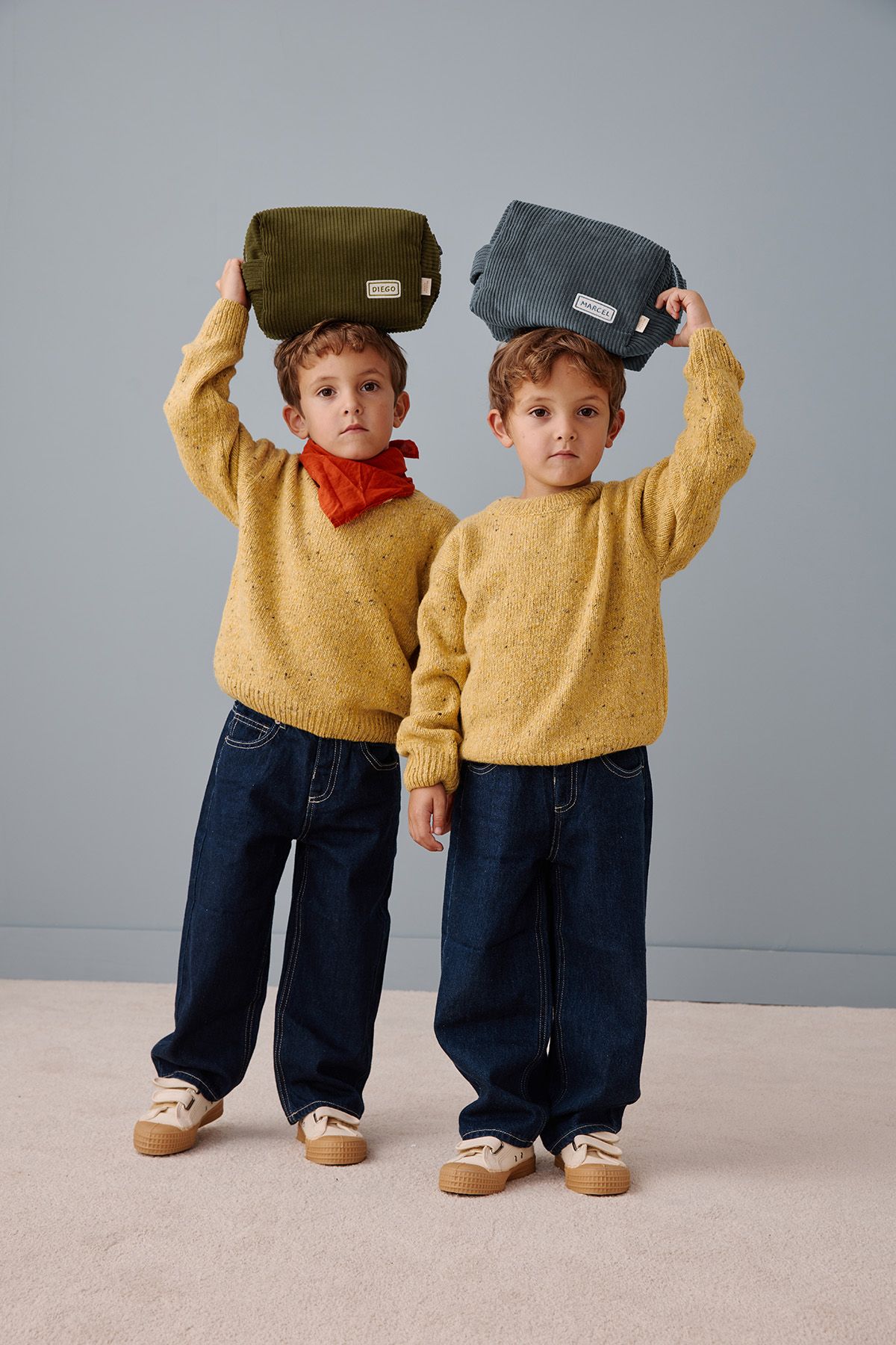 Neceser personalizado de pana para bebés, niños y padres