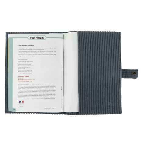 Funda personalizada de pana para la cartilla de salud del bebé