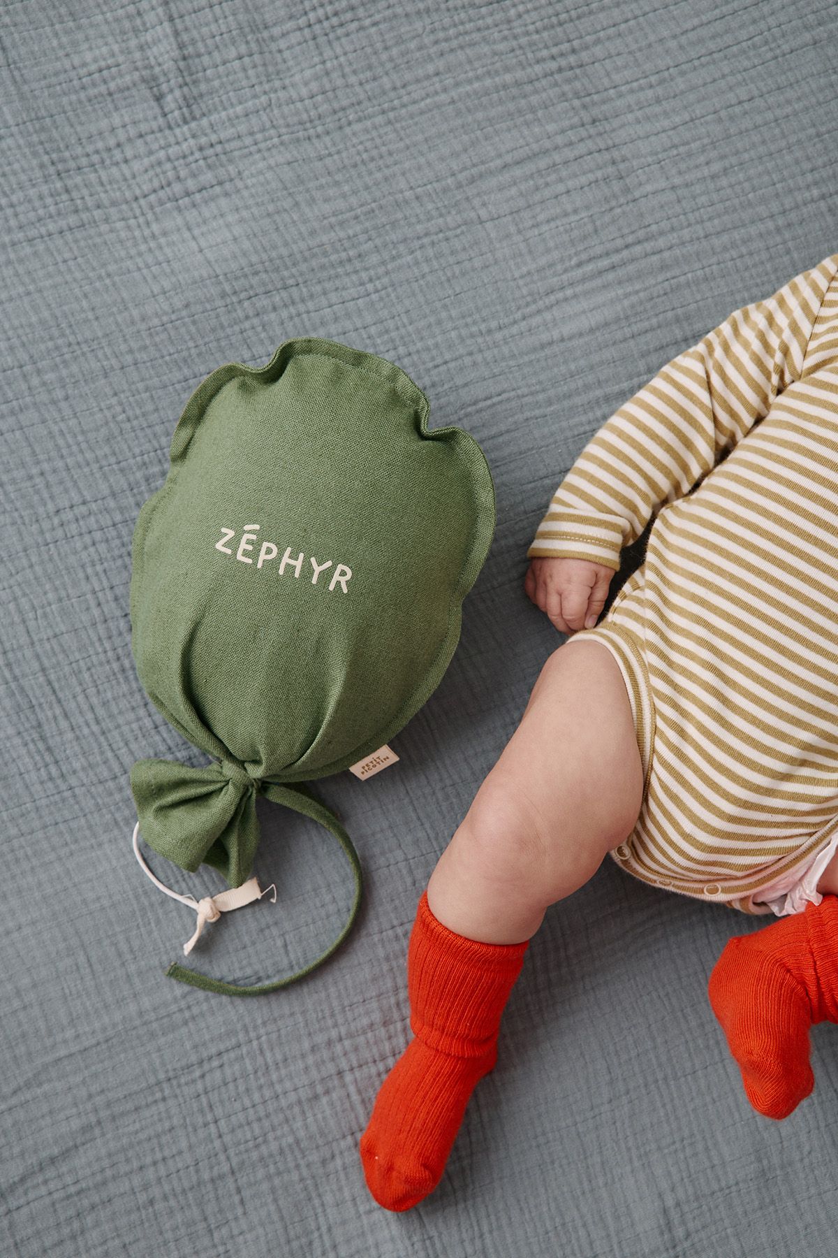 Personalizable baby music box, a unique newborn gift
