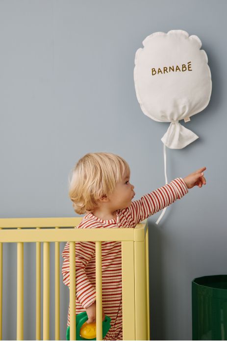 personalizable balloon-shaped wall decor for a baby’s or child’s room