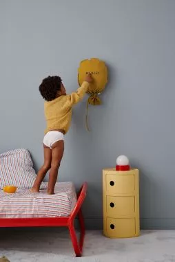personalizable balloon-shaped wall decor for a baby’s or child’s room