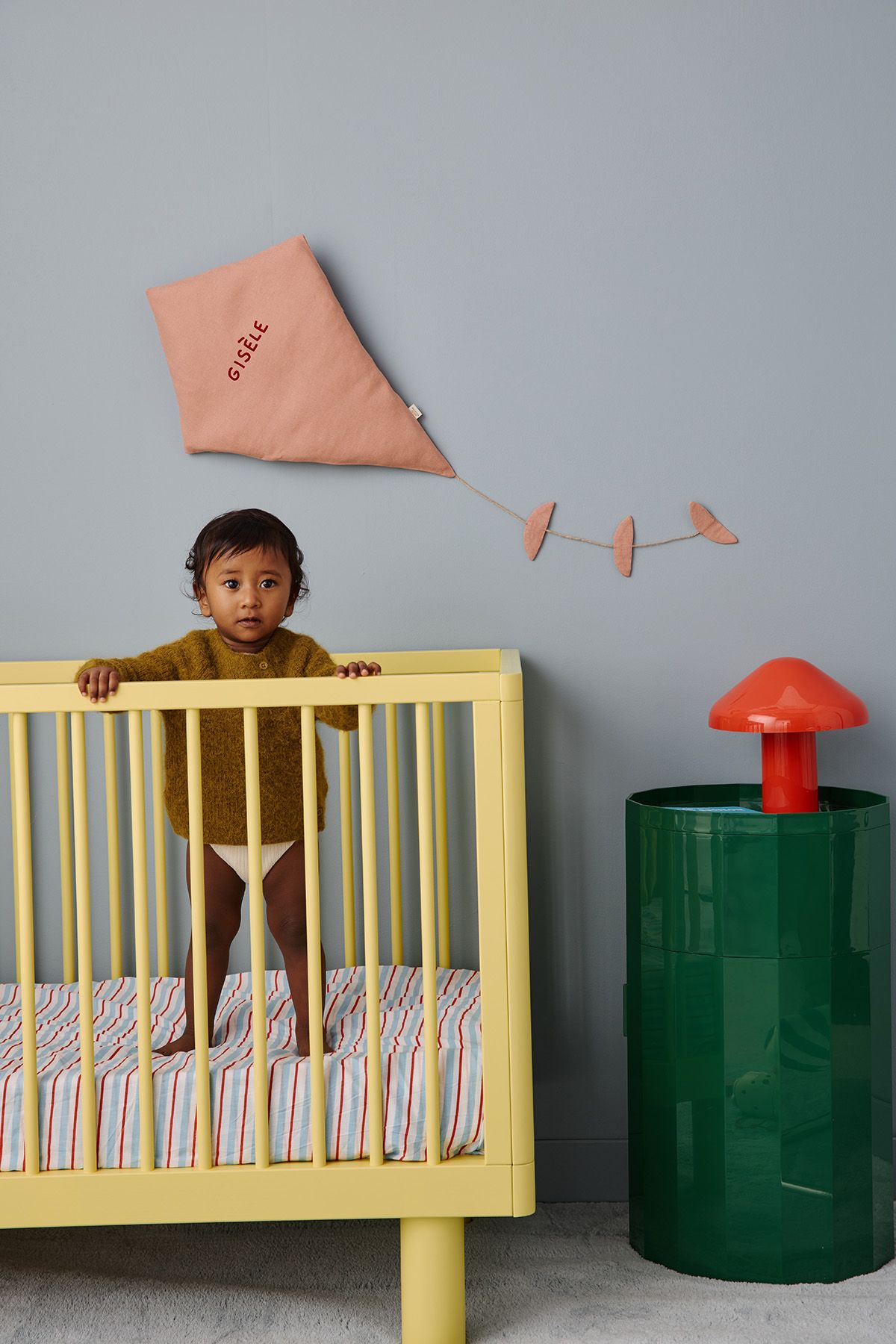 decoración de pared en forma de cometa de lino personalizable para habitación de bebé o niño