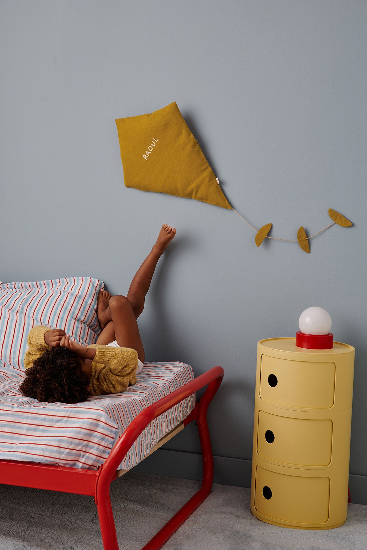 decoración de pared en forma de cometa de lino personalizable para habitación de bebé o niño