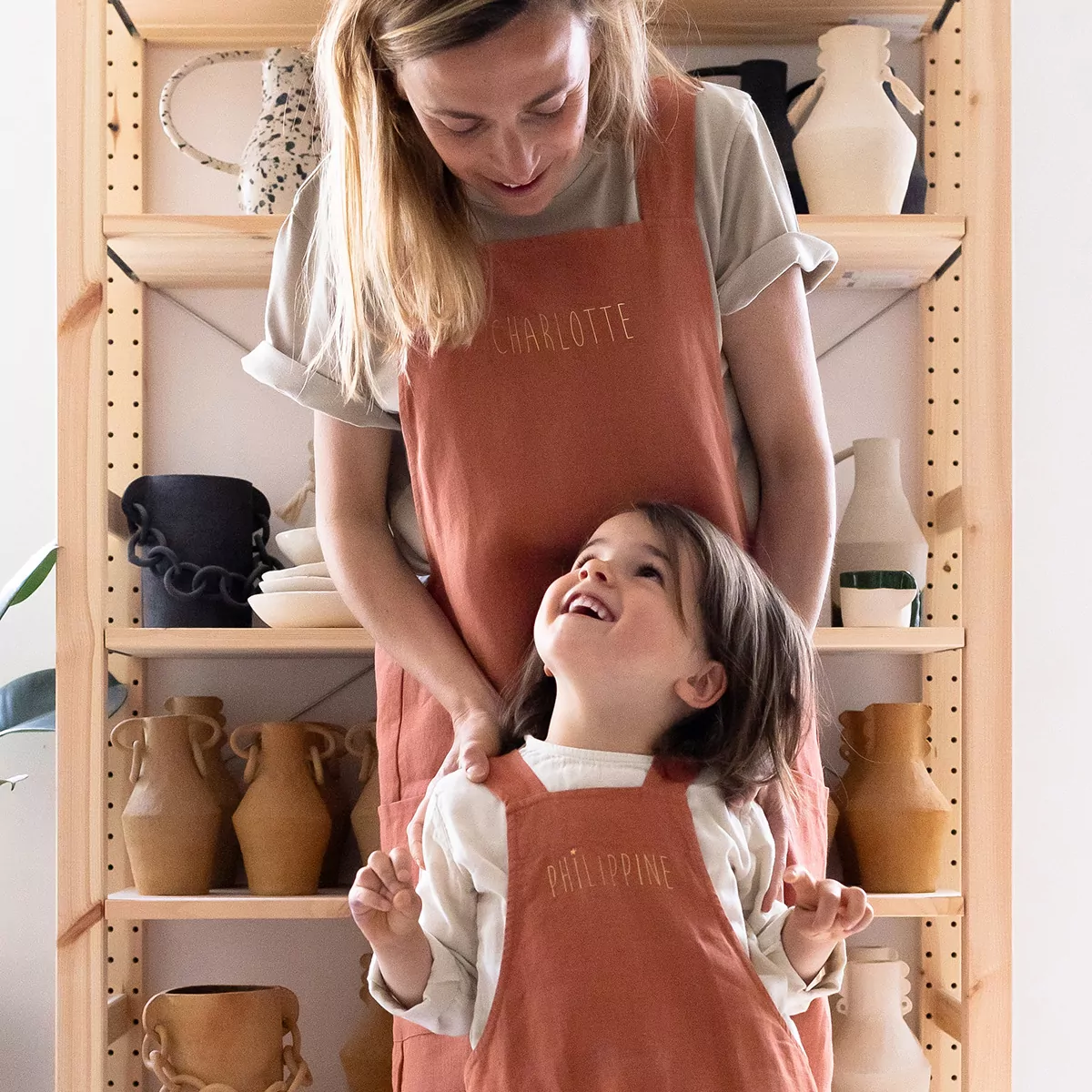 Halinuia Tablier Enfant Cuisine Personnalisé, Imperméable Réglables Tabliers de Chef Garçon avec Poche, Tablier Enfant Peinture, Tabliers pour Artisanat École Poterie Halinuia Tablier Enfant Cuisine Personnalisé, Imperméable Réglables Tabliers de Chef Garçon avec Poche, Tablier Enfant Peinture, Tabliers pour Artisanat École Poterie