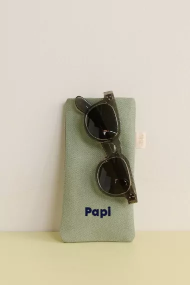 étui à lunettes vert amande personnalisé "papi"