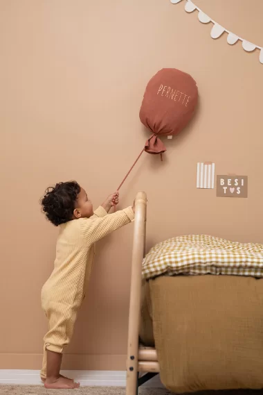 jolie déco chambre bébé - ballon en lin à personnaliser