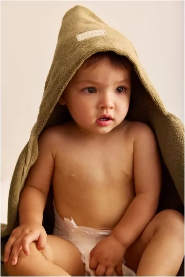 cape de bain en éponge personnalisée pour bébé