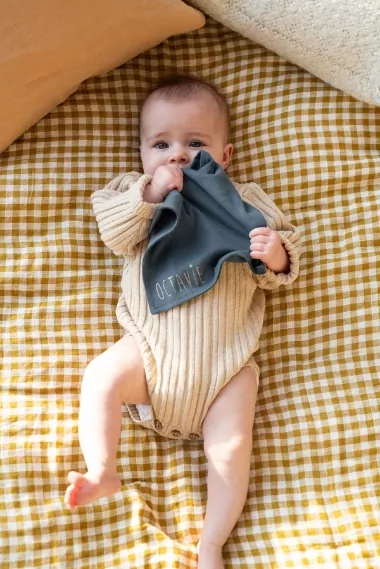 doudou attache tétine personnalisé pour bébé 