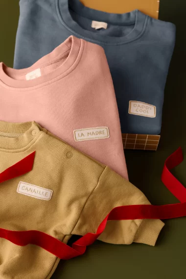 joli sweat uni et personnalisé