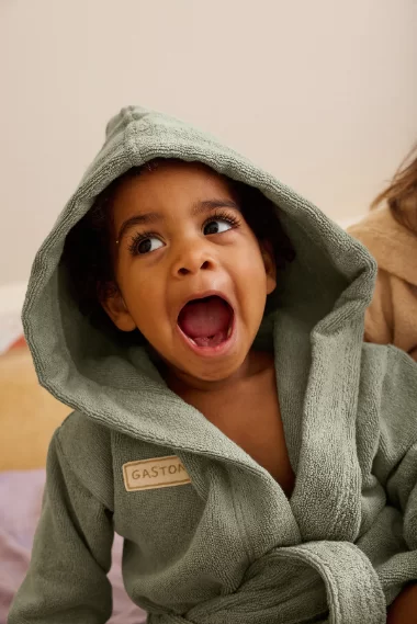 Peignoir enfant personnalisé en éponge toute douce