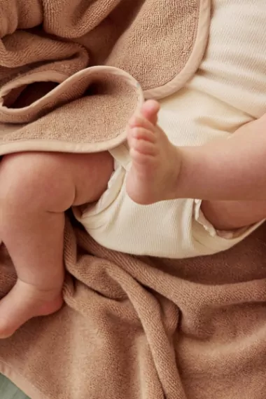 cape de bain en éponge personnalisée pour bébé