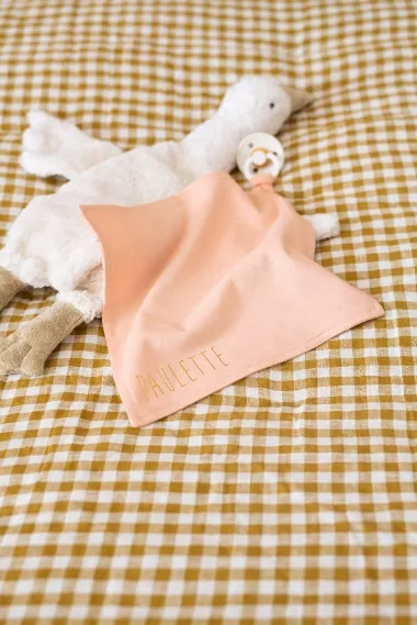 doudou attache tétine personnalisé pour bébé