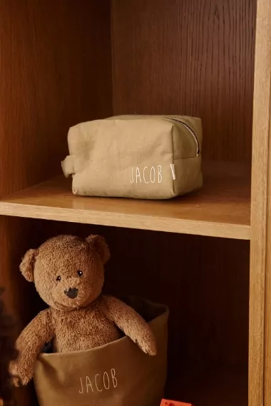 petite trousse de toilette en lin personnalisable