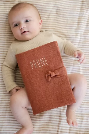 protège carnet de santé en lin personnalisé