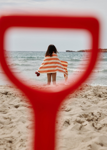 poncho enfant personnalisable à rayures parfait pour la plage