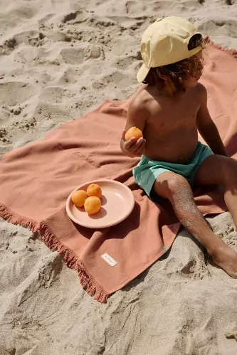petite fouta de plage pour enfant personnalisée