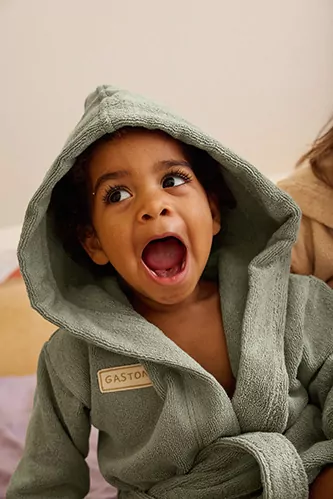 joli peignoir uni personnalisé pour enfant