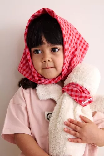 doudou phoque bouillotte avec foulard vichy personnalisable